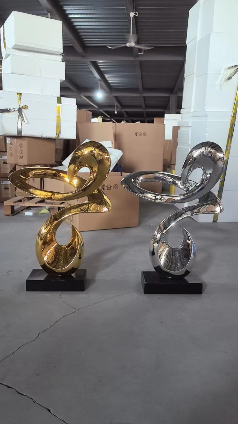 Modern metal craftsmanship sculpture